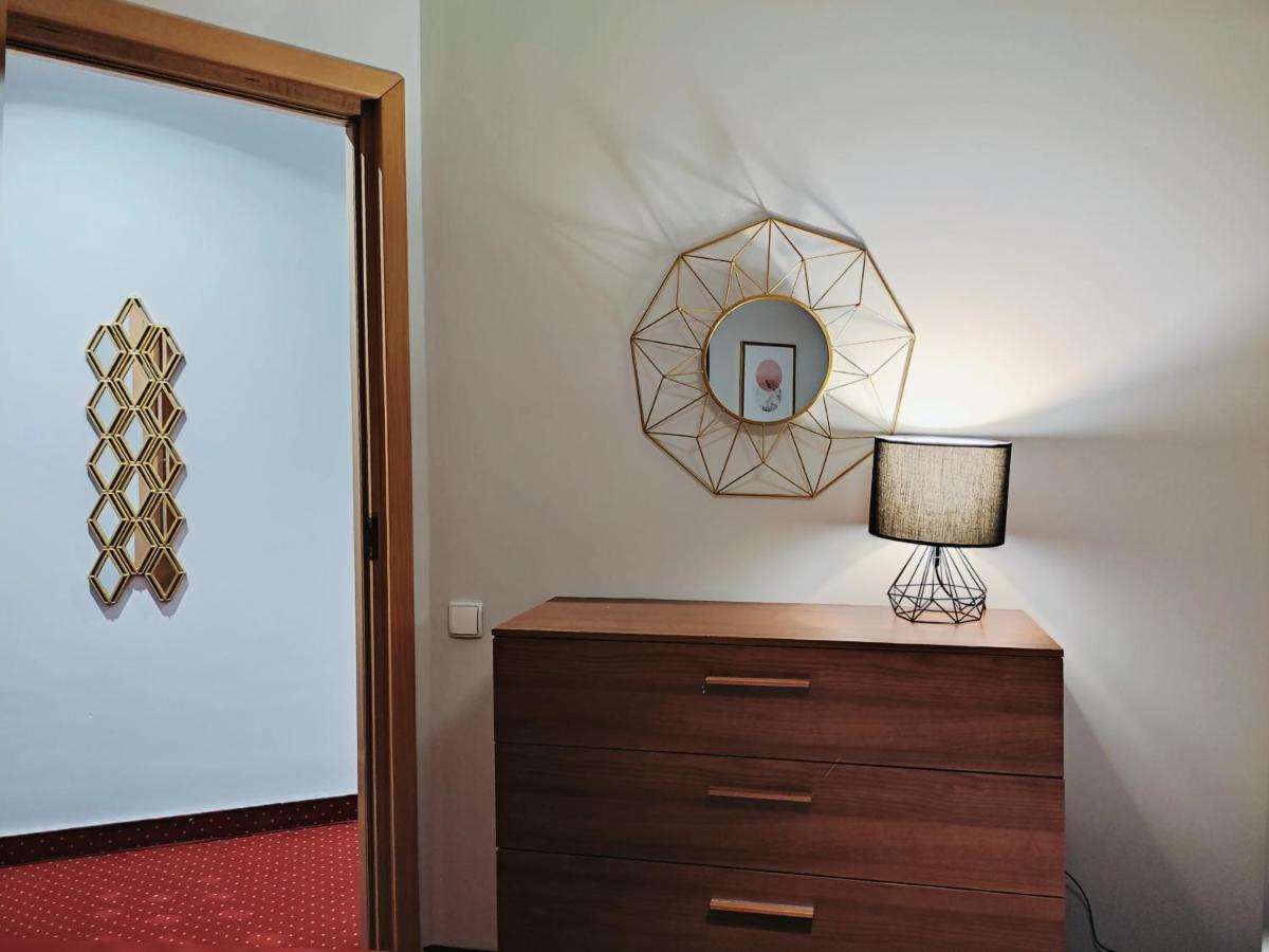 Helvetia Plus B&B - Private Rooms And Apartments Warschau Exterior foto